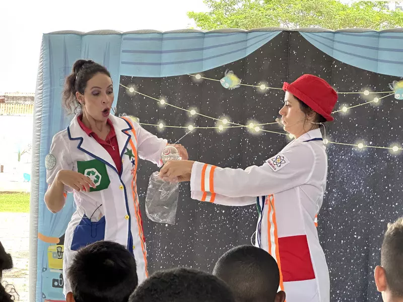 Escolas Municipais de Pinda recebem teatro sobre reciclagem